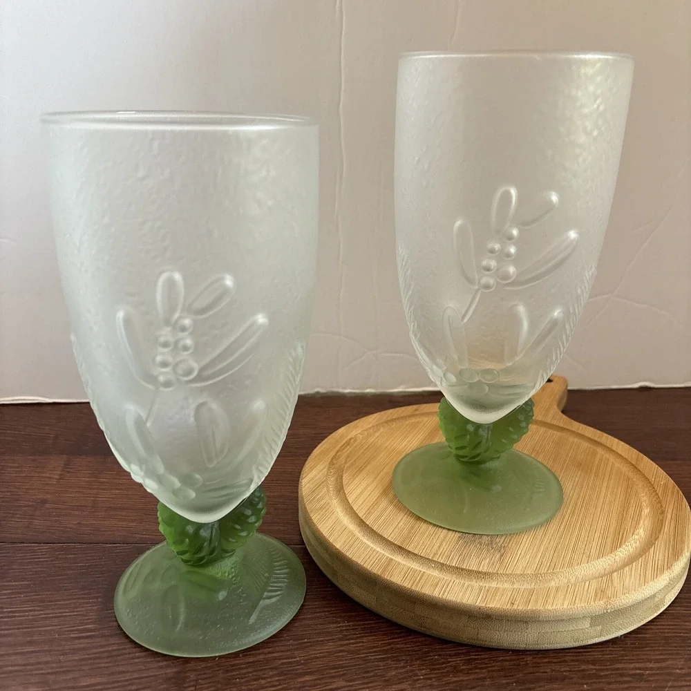 2 Pfaltzgraff Winterwood‎ Frosted Embossed Glass Iced Tea Water Goblet Stem NWT
